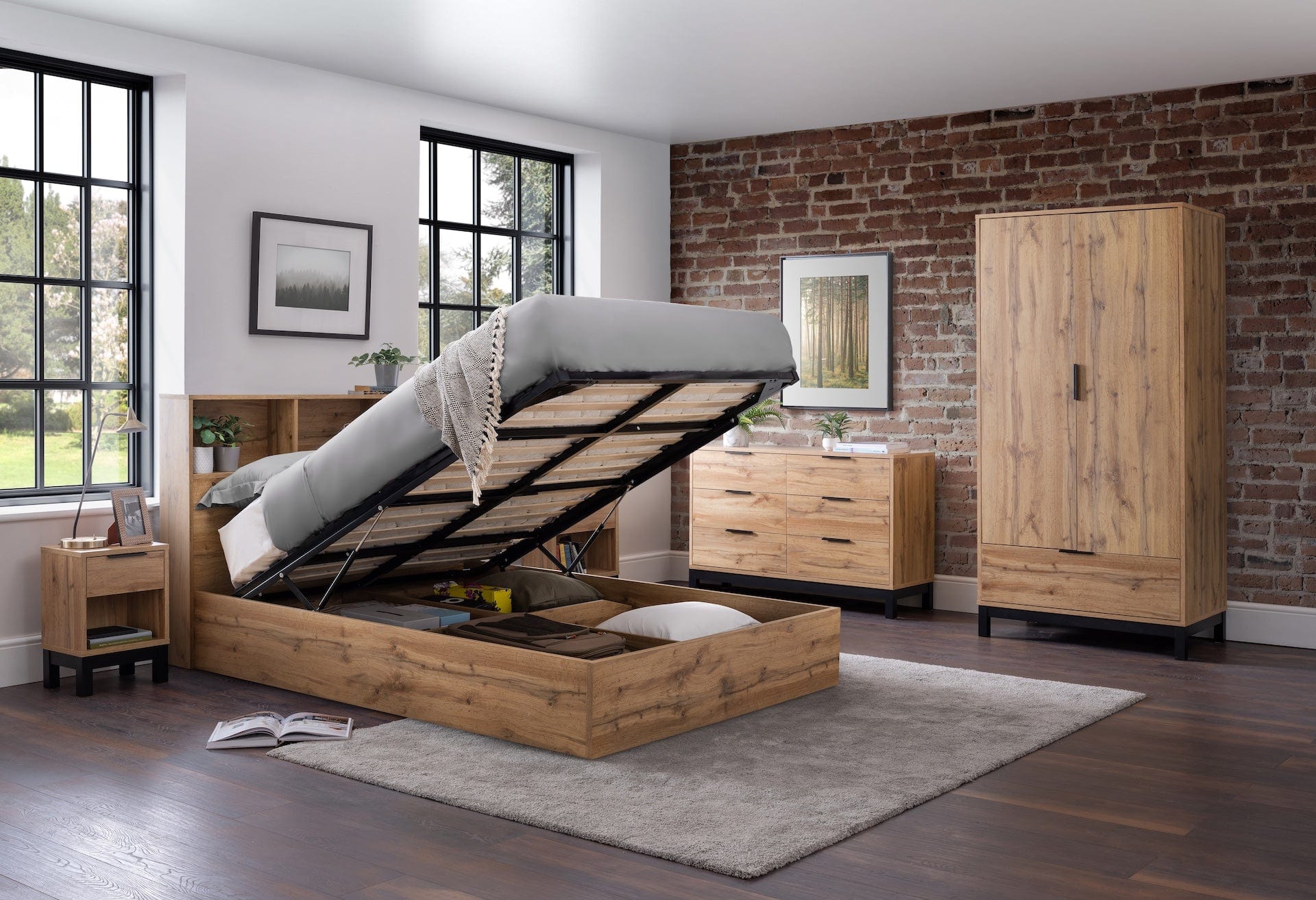 Julian Bowen Wood Bed Bali Ottoman Storage Bed - Light Oak Bed Kings