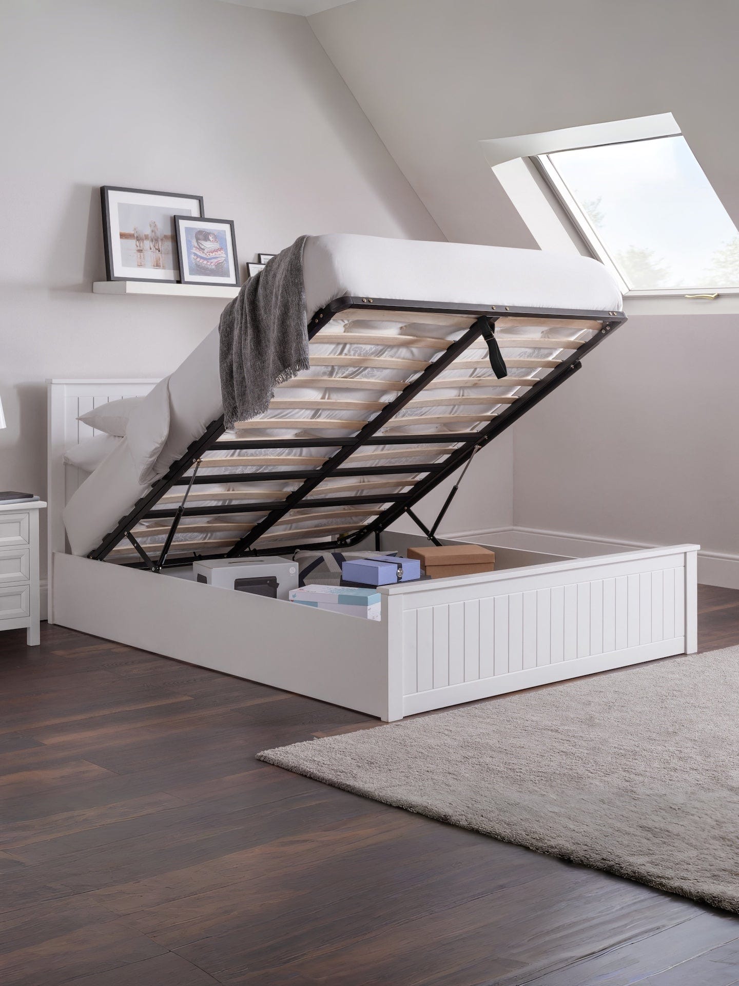 Julian Bowen Wood Bed Maine Ottoman Bed - Surf White Bed Kings